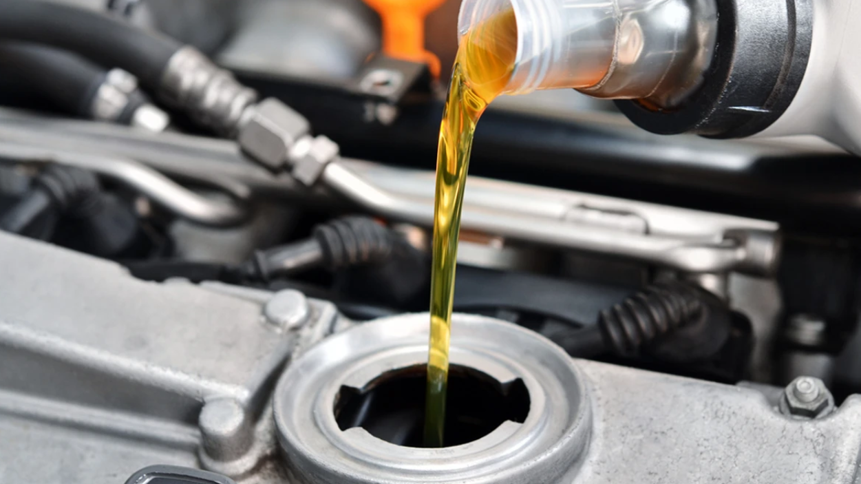 Oil change for cars and motorcycles near me that open on weekends